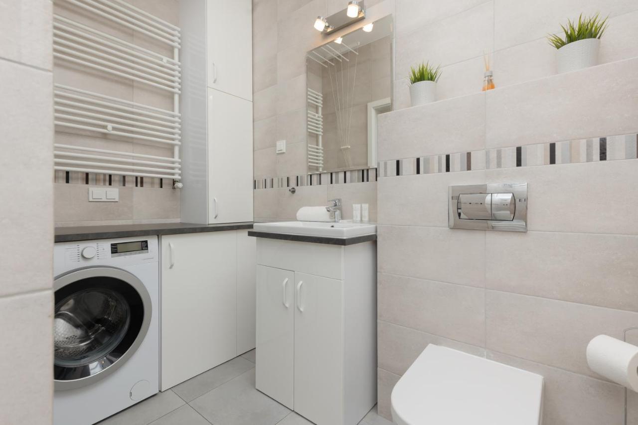 Apartment Warsaw Goclaw & 2 Bedrooms & Parking & Balcony By Noclegi Renters Luaran gambar